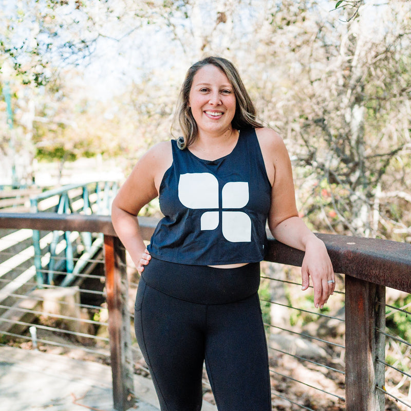 Feel the Flow Tech Crop - Black